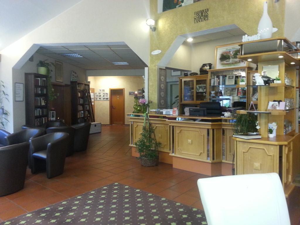 Hotel Taunus Residence Bad Camberg Exterior foto